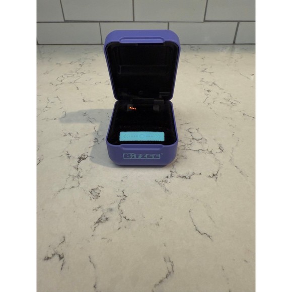 Bitzee Interactive Digital Hologram 3D Pet Takara Tomy Japan - Picture 3 of 10